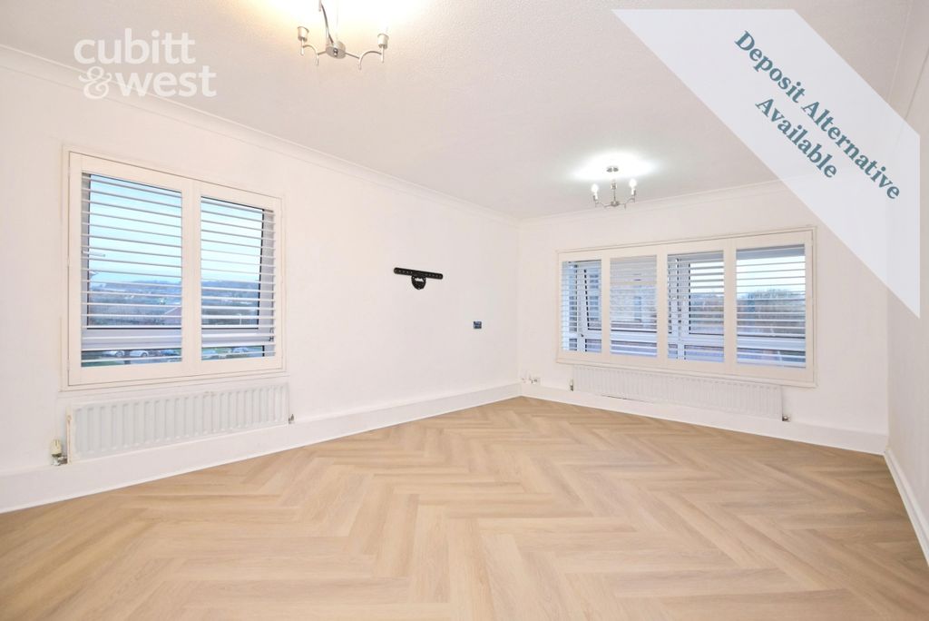 Property photo 1 of 9 Lounge