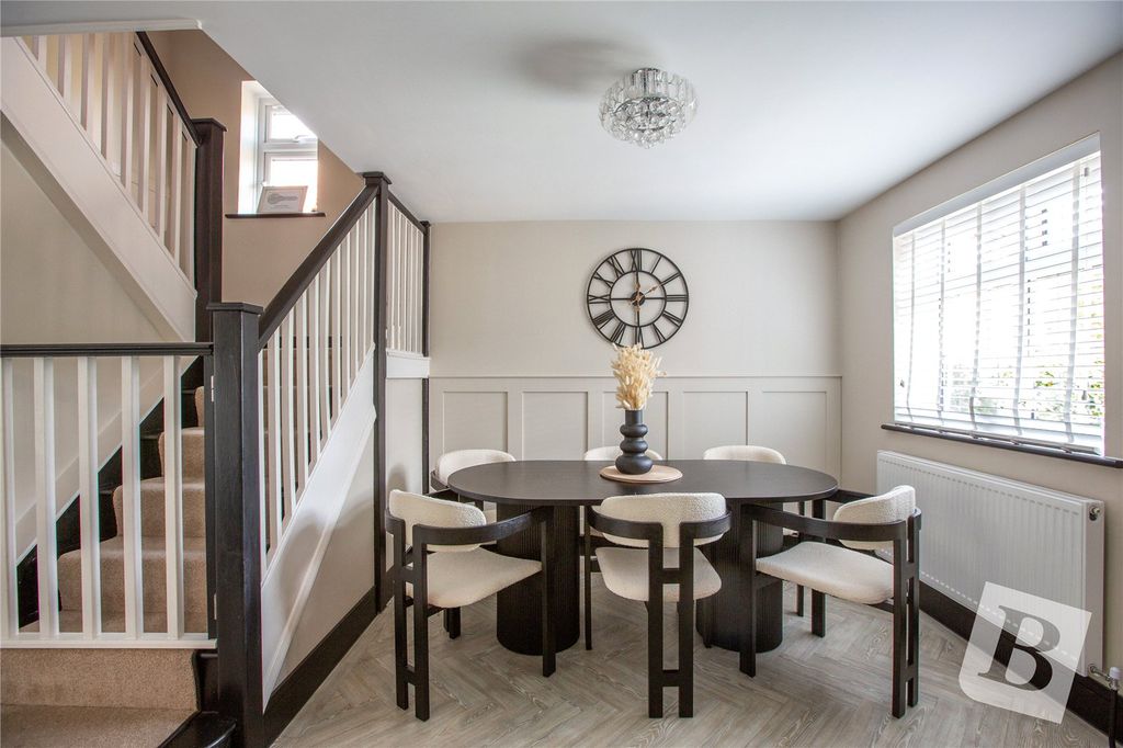 Property photo 2 of 19 Dining Room