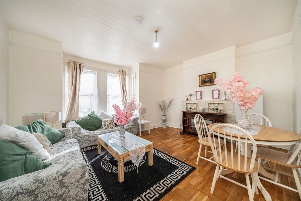 Property photo 2 of 5