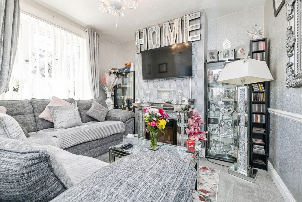 Property photo 2 of 16 Pbox-Img.Jpg