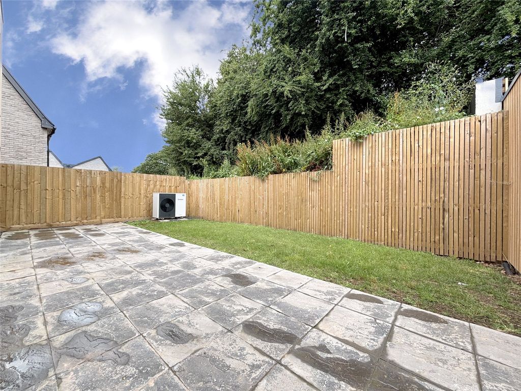 Property photo 2 of 14 Garden