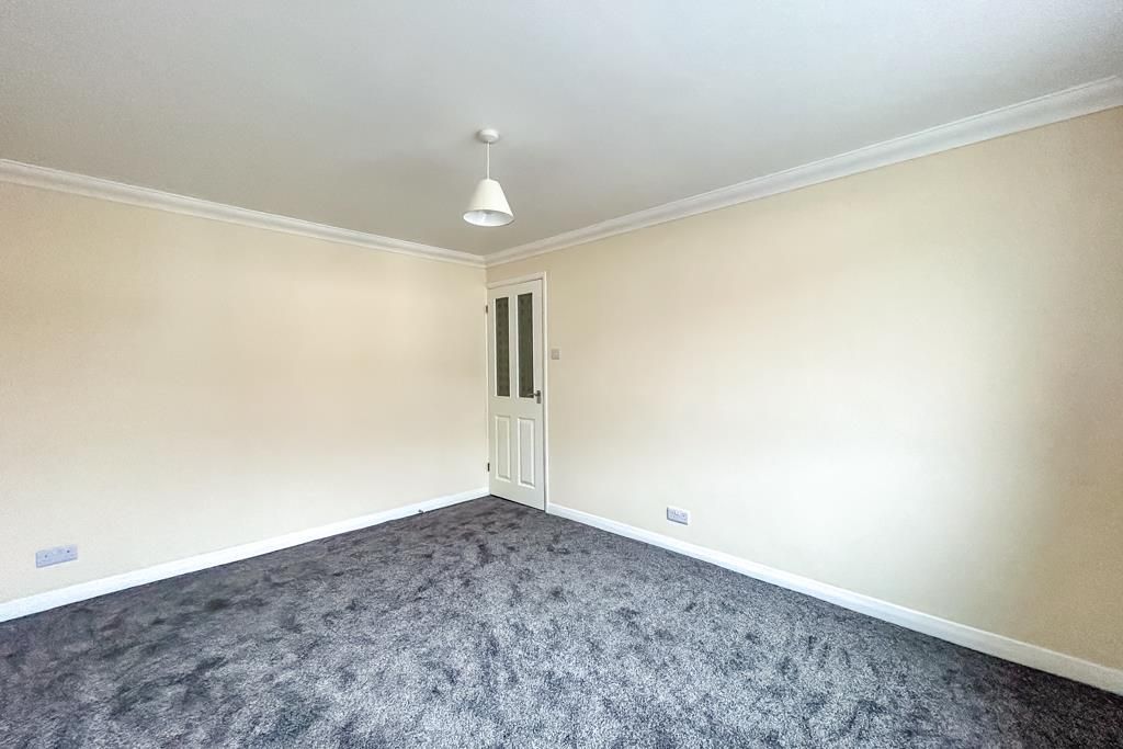 Property photo 3 of 11 Lounge/Diner