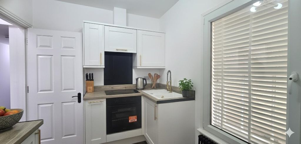 Property photo 3 of 10 2.Png