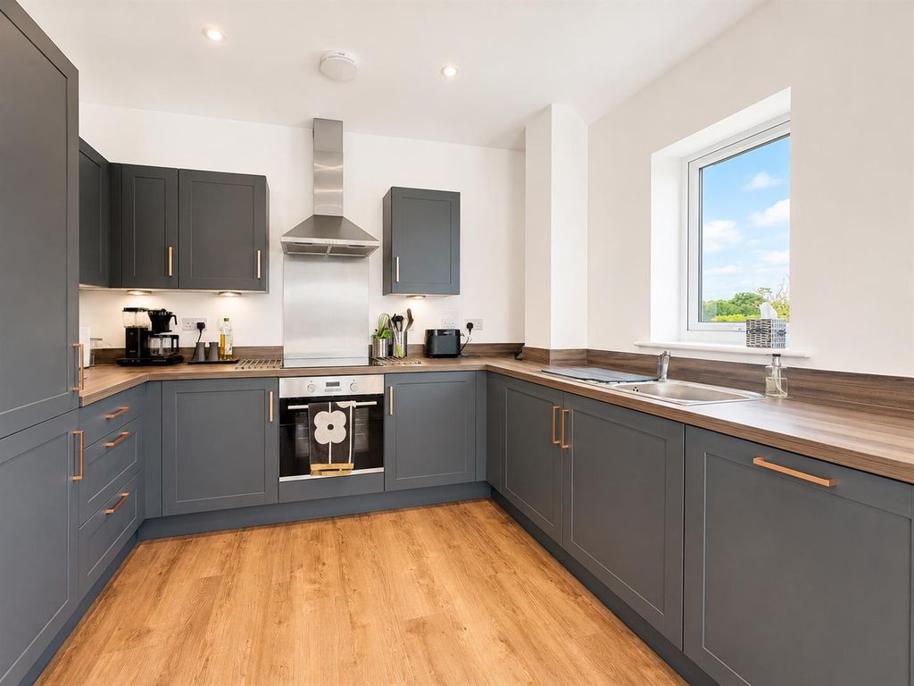 Property photo 2 of 16 Kitchen..Png