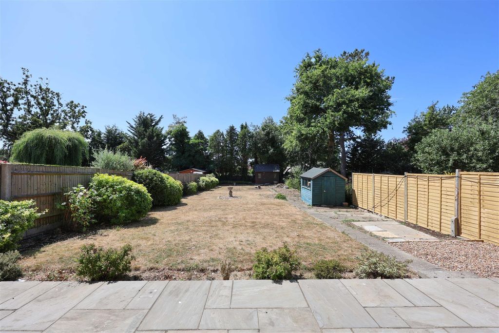 Property photo 2 of 18 Garden (2)