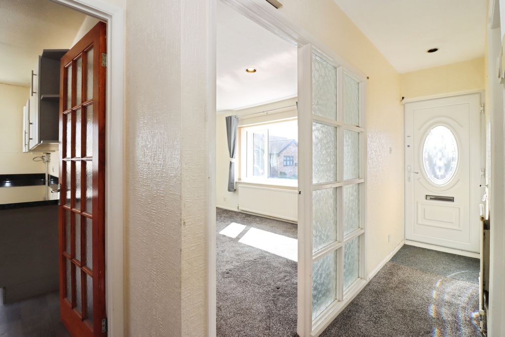Property photo 2 of 15 Entrance Hall