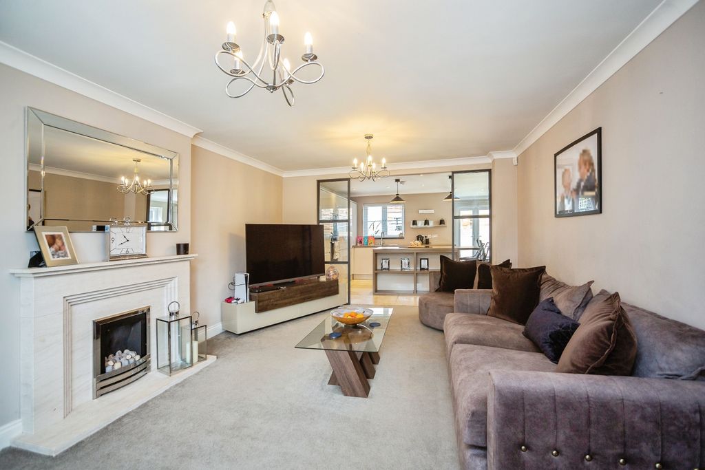 Property photo 3 of 22