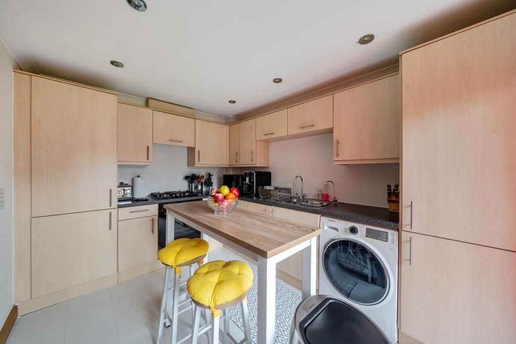 Property photo 3 of 18 Kitchen