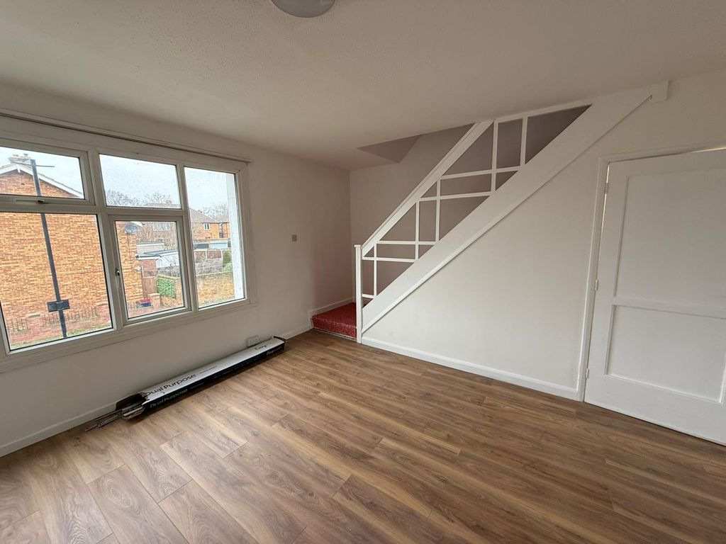 Property photo 2 of 7 Gallery