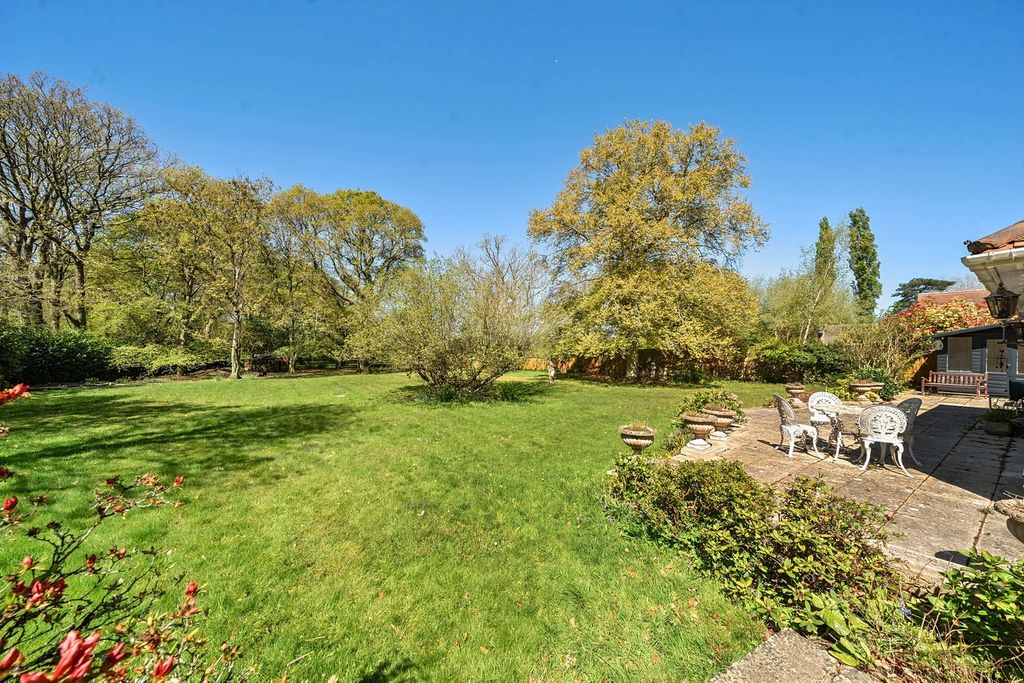 Property photo 2 of 20