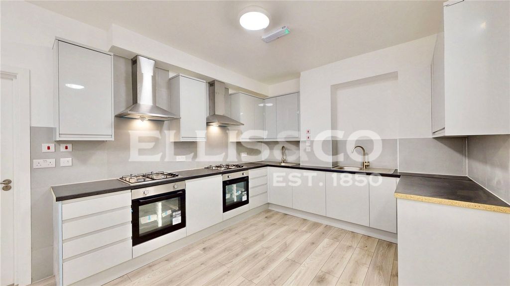 Property photo 1 of 25 Picture No. 08