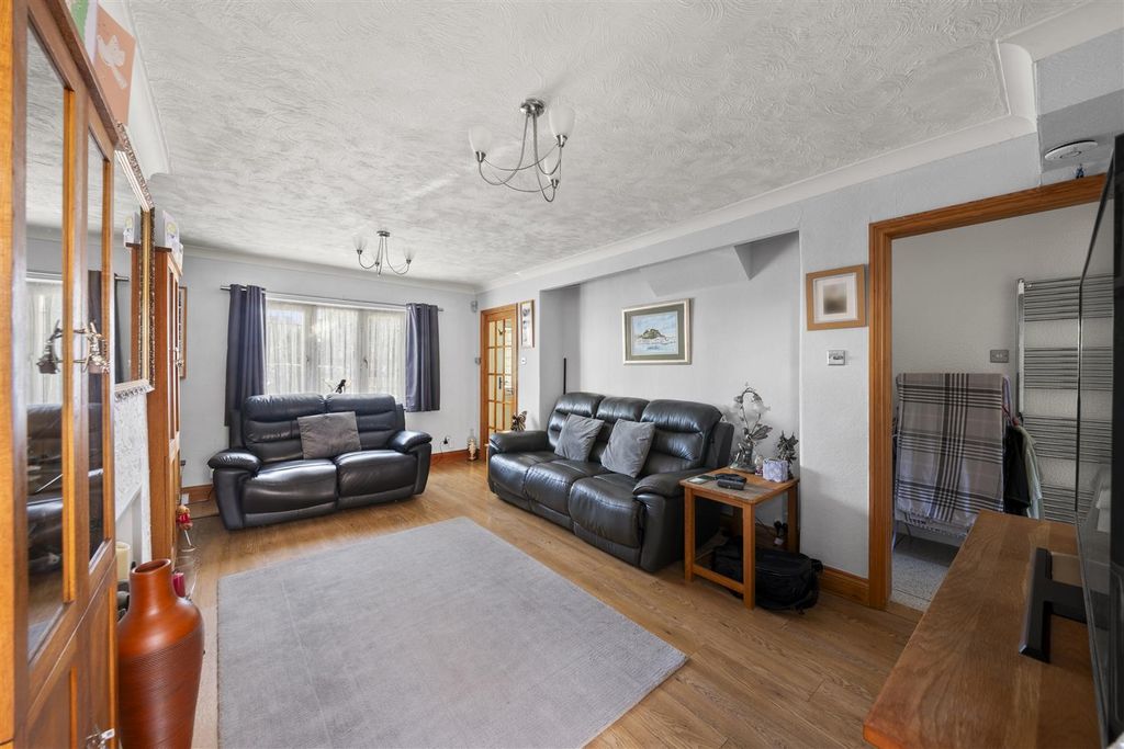 Property photo 2 of 17 2