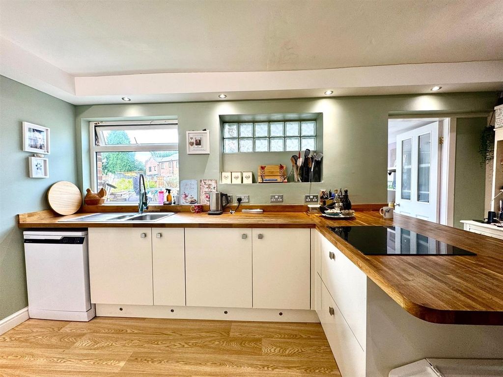 Property photo 3 of 15 Kitchen