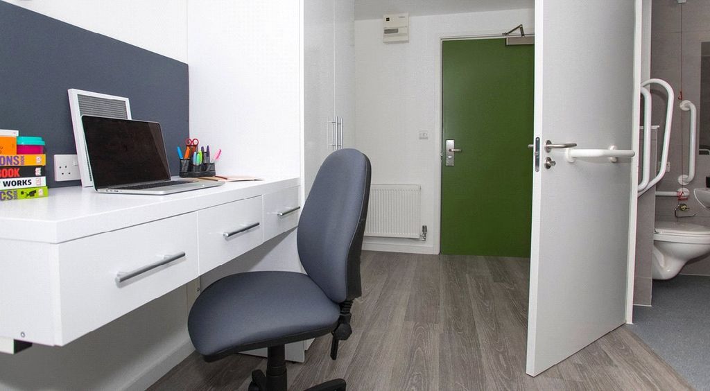 Property photo 3 of 14 Picture No. 06