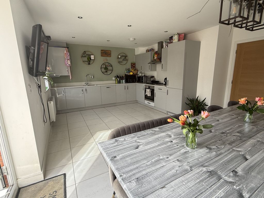 Property photo 2 of 16 Gallery