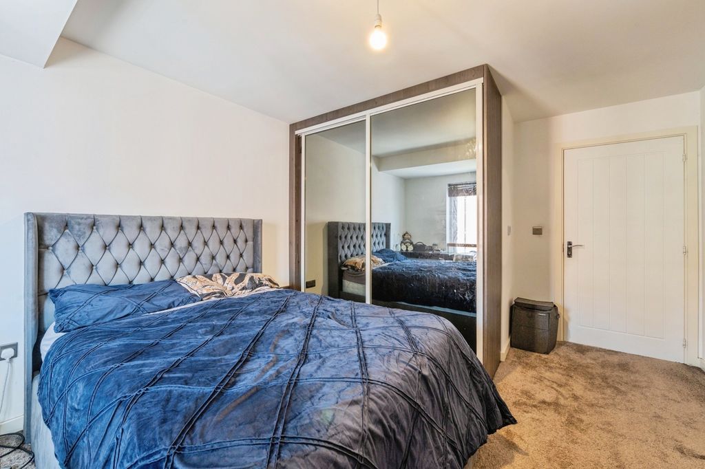 Property photo 2 of 27 Pbox-Img.Jpg