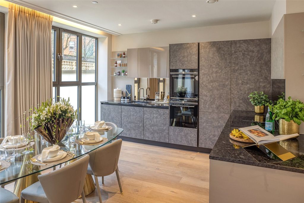 Property photo 1 of 10 Kitchen