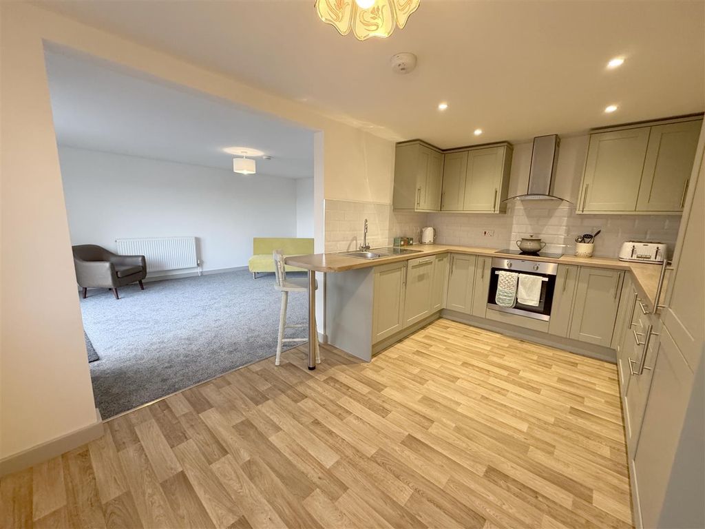 Property photo 3 of 13 Kitchen