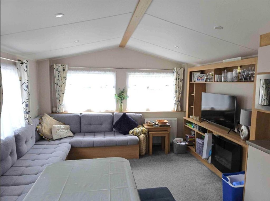 Property photo 3 of 12 476-3.Jpg