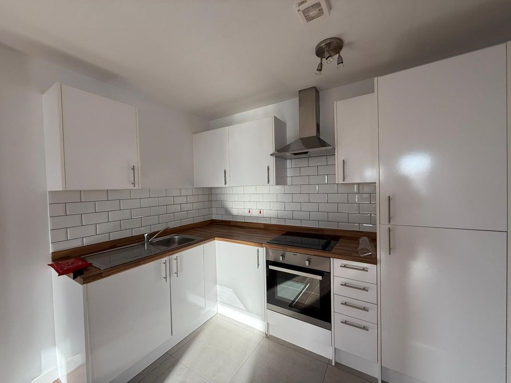 Property photo 1 of 5 Kitchen