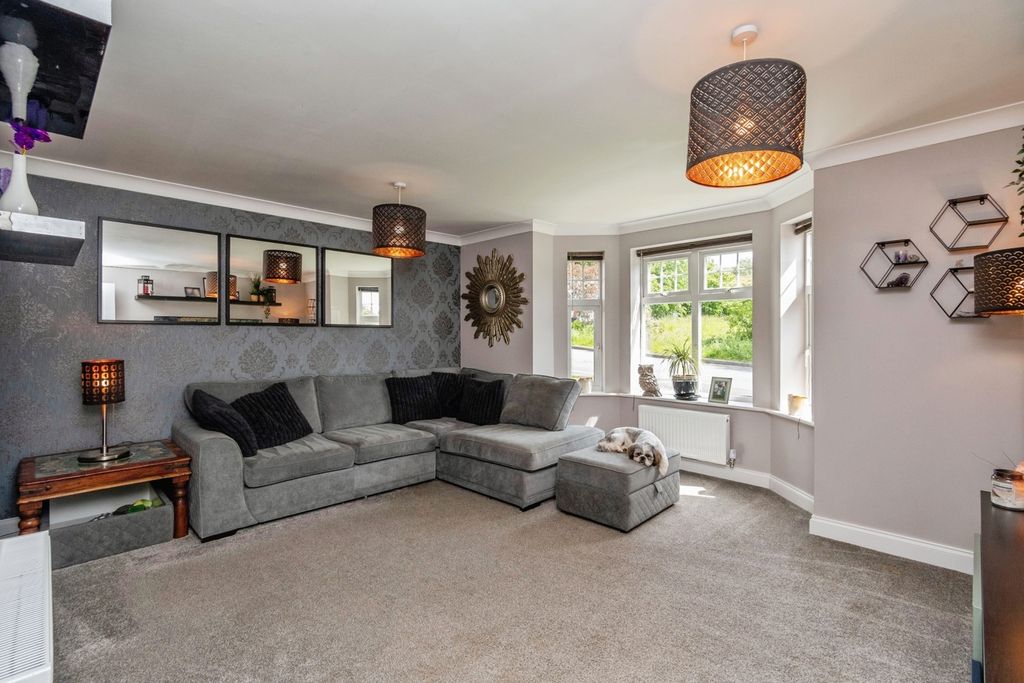 Property photo 3 of 18 Pbox-Img.Jpg