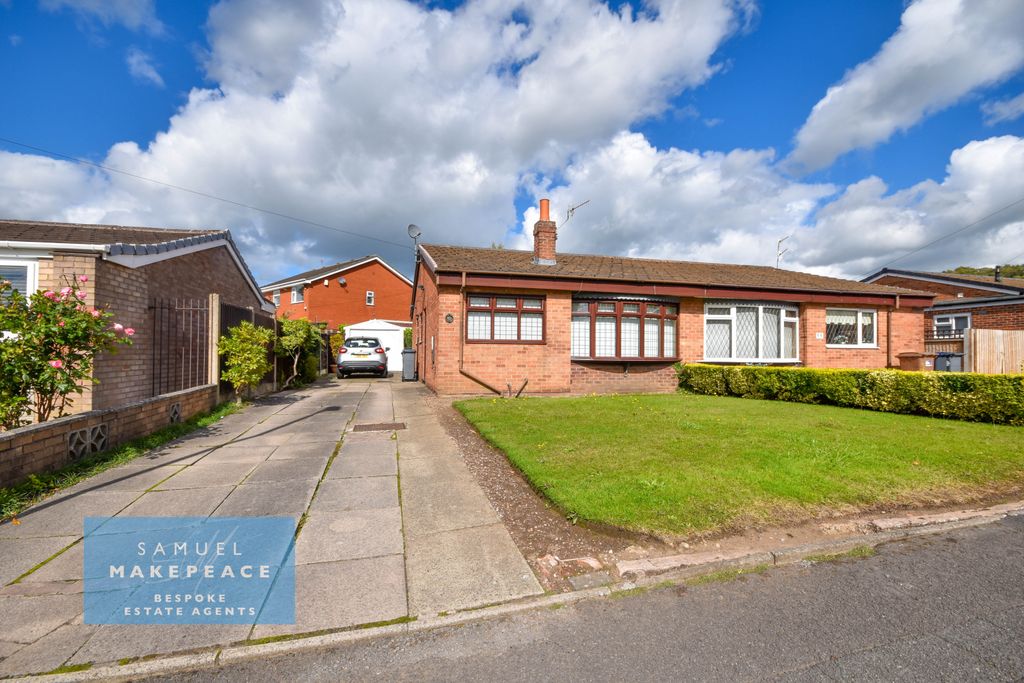 Property photo 1 of 19 Three Bedroom Semi Detached Bungalow With Detached Garage
