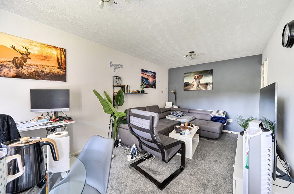 Property photo 3 of 9 1472557-16-6A310c...