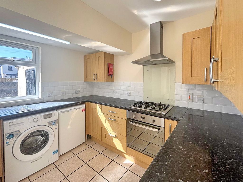 Property photo 2 of 10 Picture No. 04