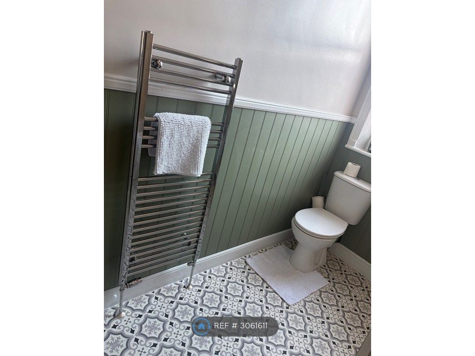 Property photo 2 of 35 Bathroom