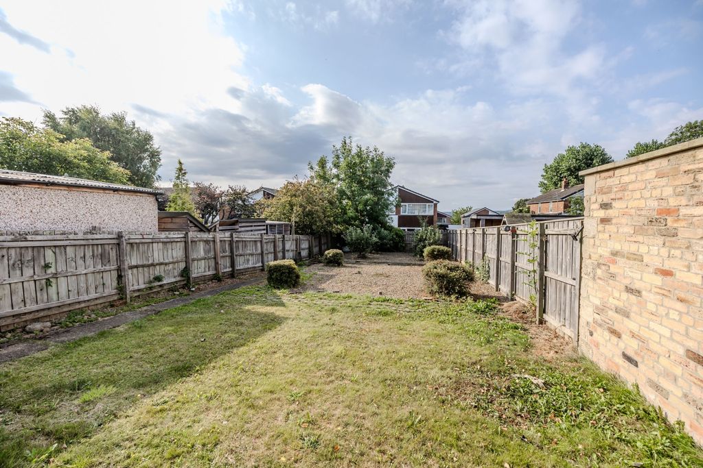 Property photo 2 of 14 B.Gar