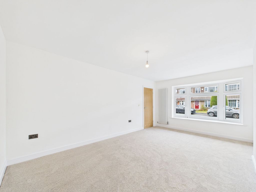 Property photo 3 of 27