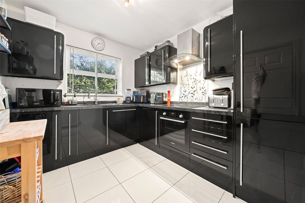 Property photo 3 of 14 Picture No. 12