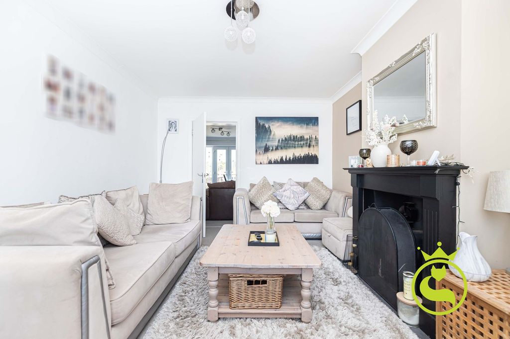 Property photo 2 of 22