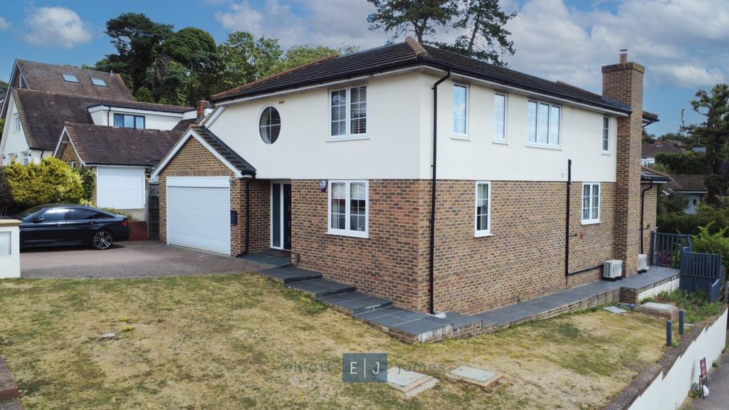 Property photo 2 of 24