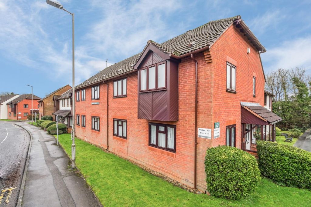 Property photo 1 of 18 Windsor Court