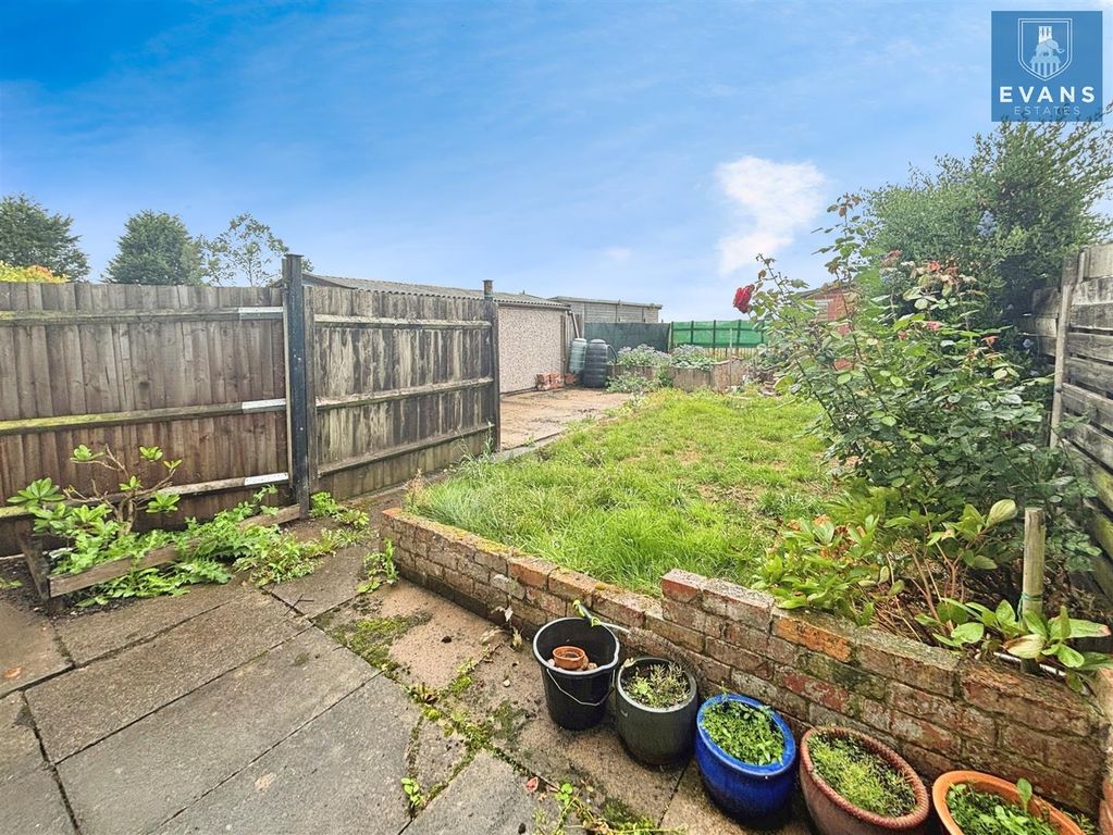 Property photo 3 of 18 Garden