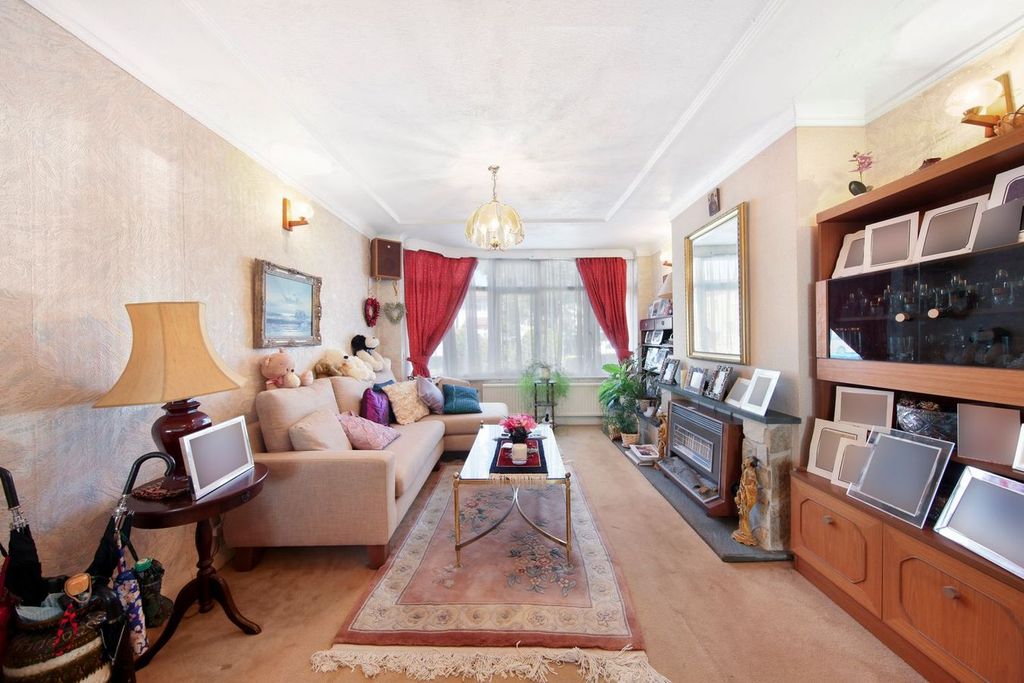 Property photo 3 of 20