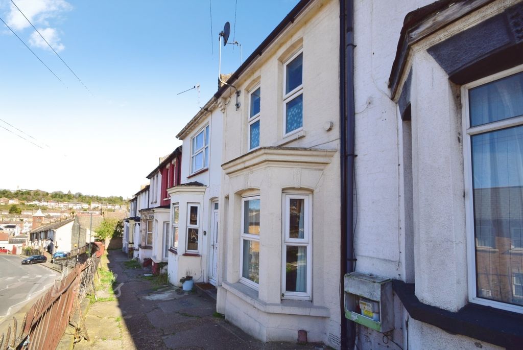 Property photo 1 of 8 Magpie Front