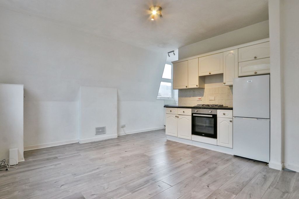 Property photo 2 of 17 Photography