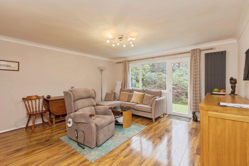 Property photo 2 of 17 Pbox-Img.Jpg