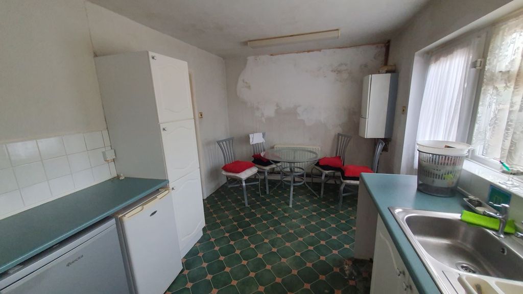 Property photo 3 of 16