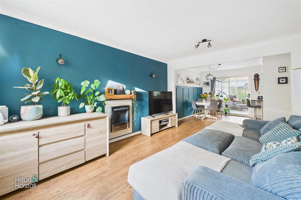 Property photo 2 of 19 Quakers View