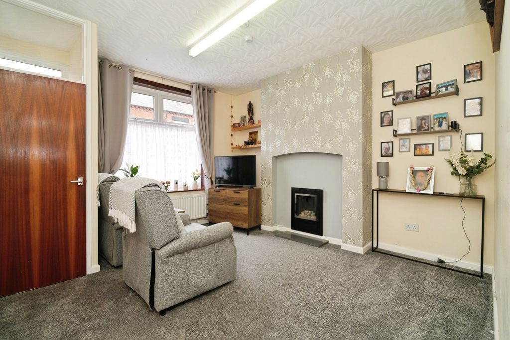 Property photo 2 of 19 Pbox-Img.Jpg