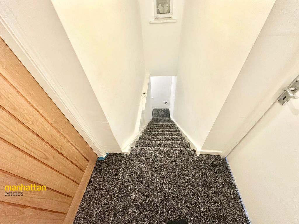 Property photo 2 of 18 Landing