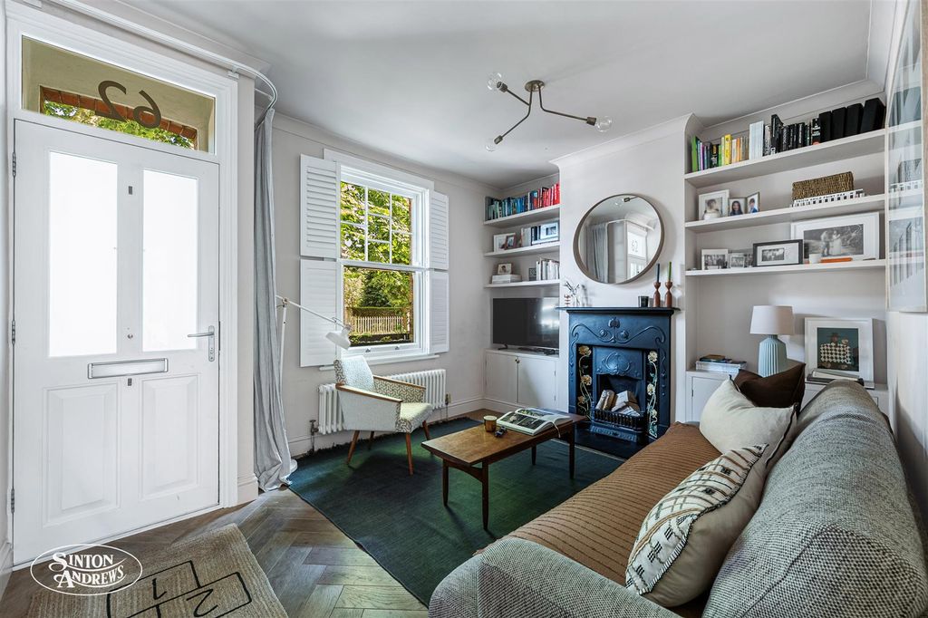 Property photo 2 of 16 62 Cranmer Avenue-2.Jpg