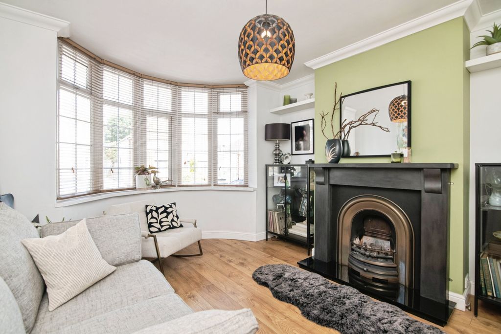 Property photo 2 of 18