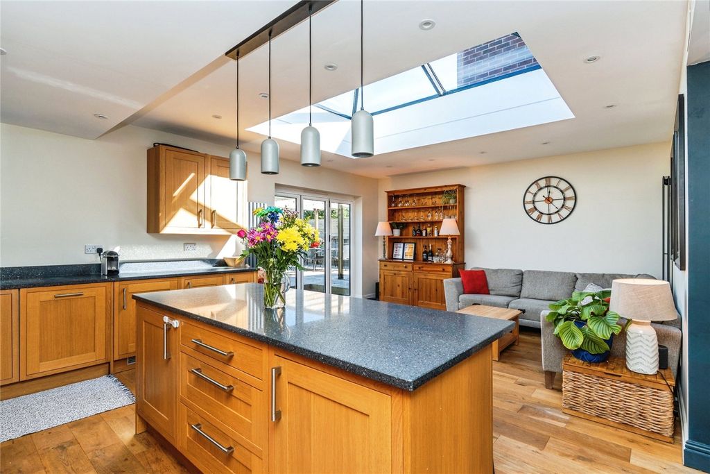 Property photo 3 of 21 Picture No. 10