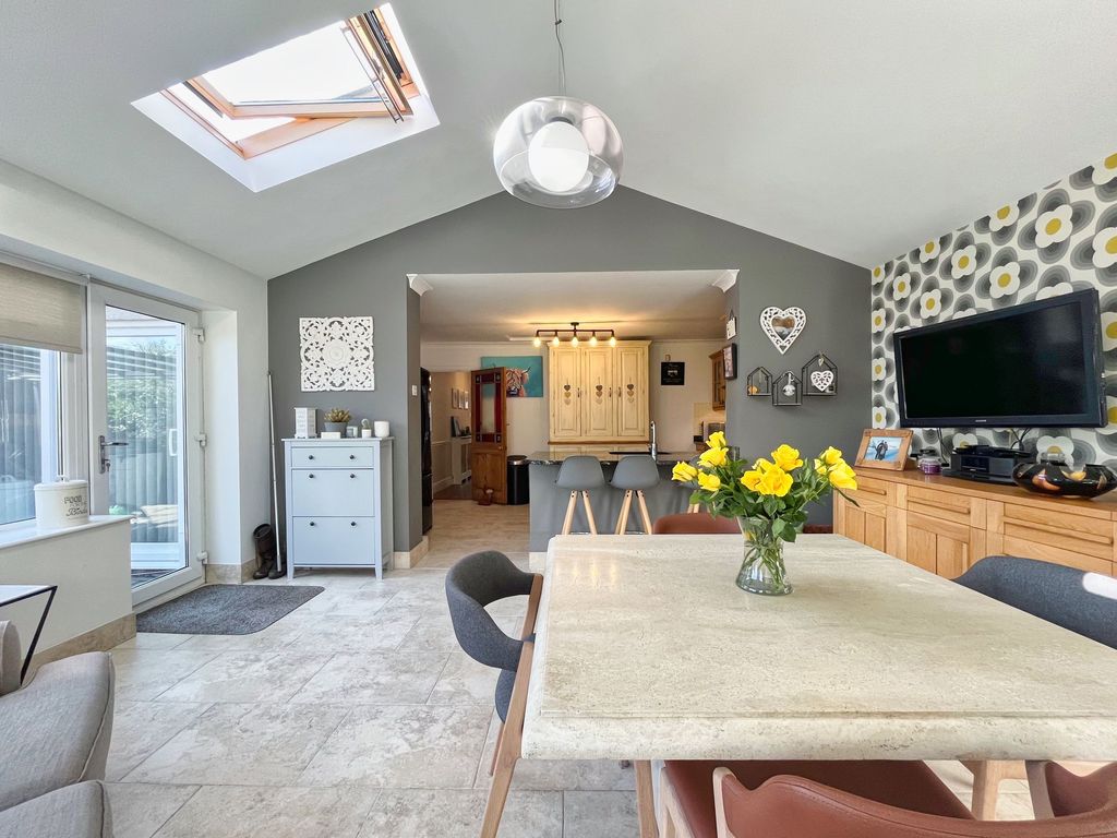 Property photo 3 of 54