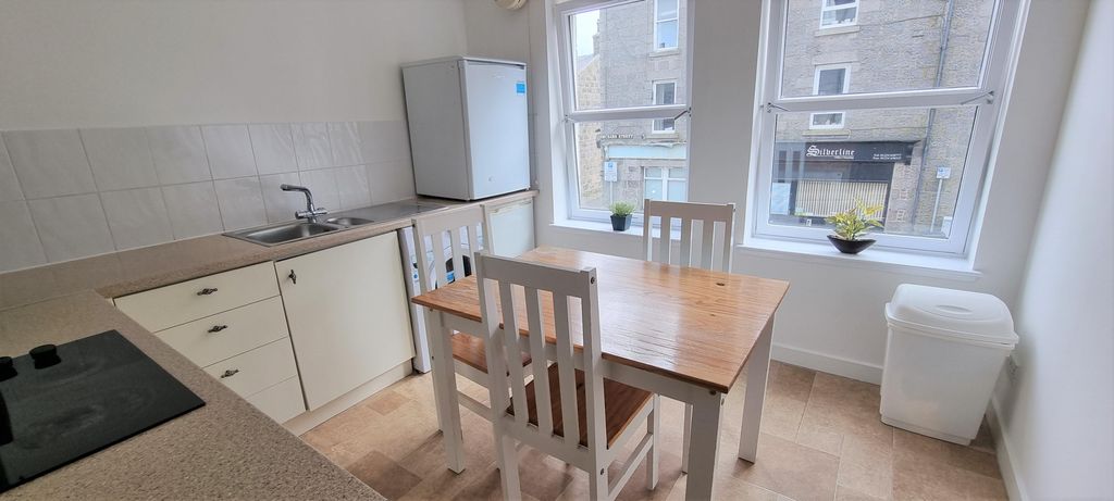 Property photo 3 of 18 Kitchen