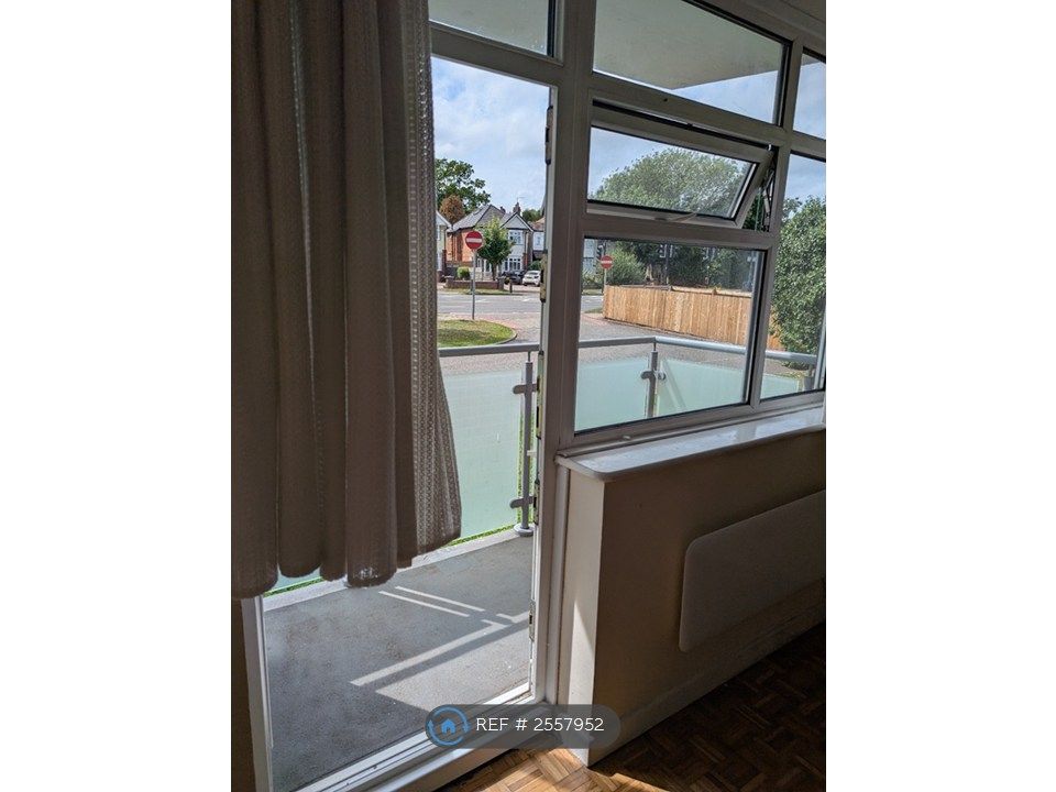 Property photo 2 of 32